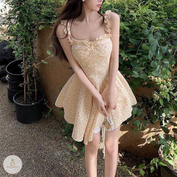 #7382 पुष्प पोशाक