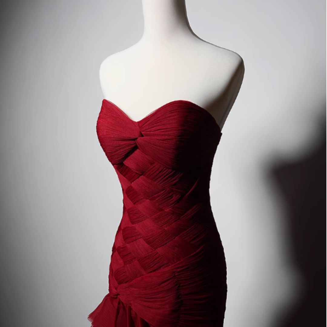 #7898 FORM-FITTING MERMAID EVENING DRESS